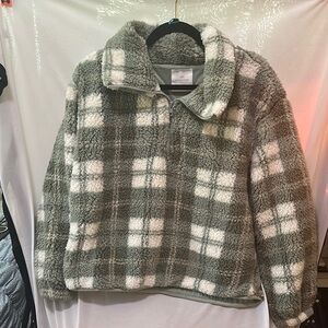 Plaid Teddy Jacket in Gray and Cream